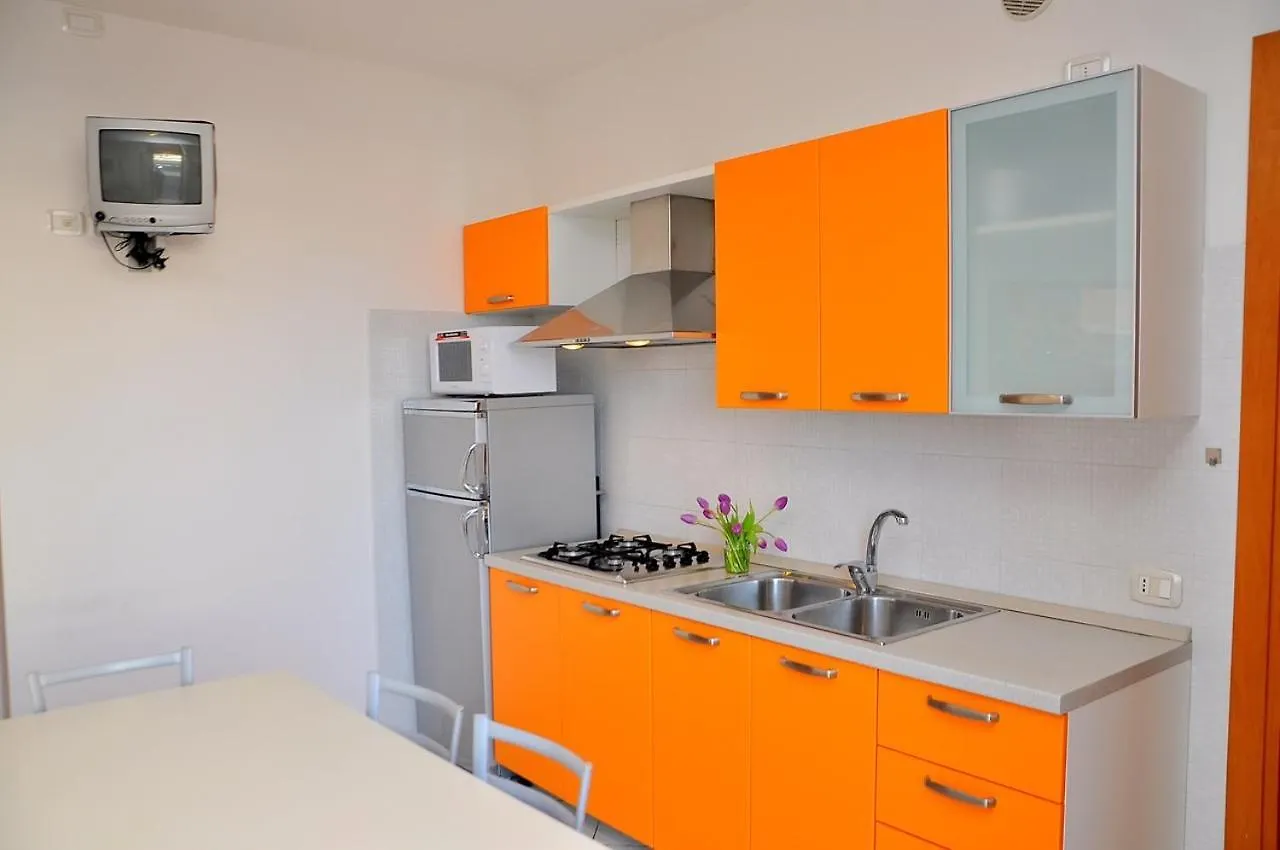 Lovely Flat With Sea View And Swimming Pool Bibione Italy