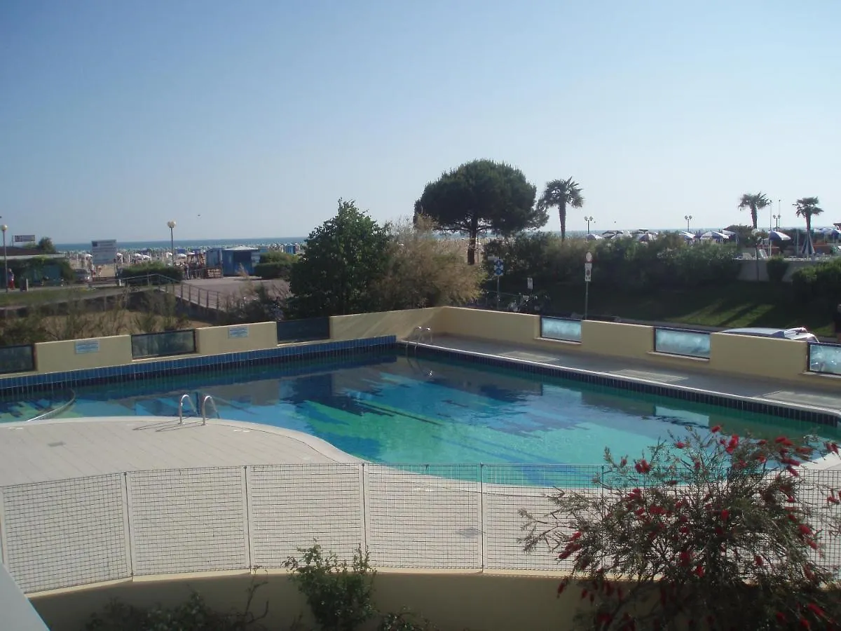 Lovely Flat With Sea View And Swimming Pool Bibione Apartment