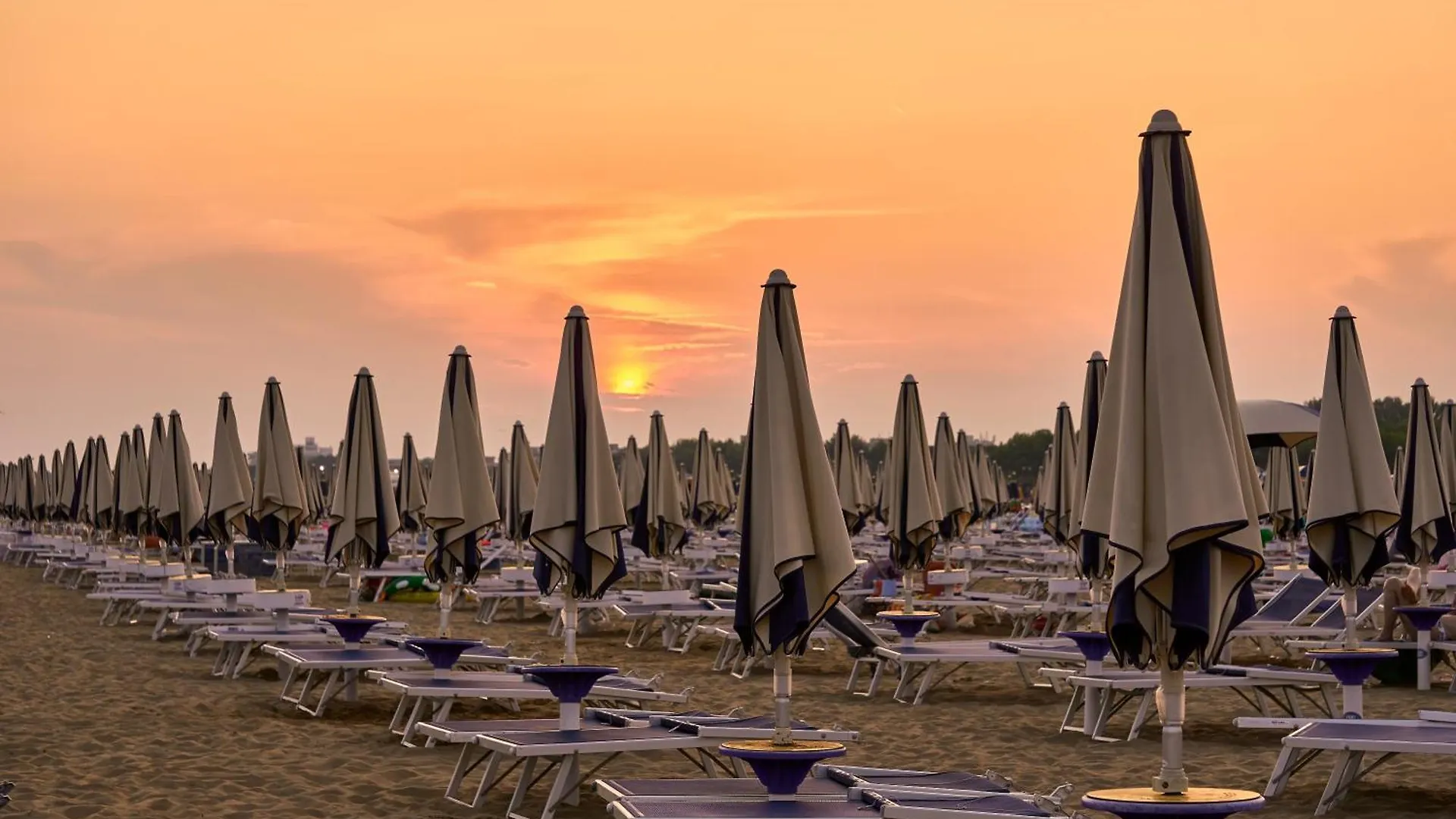 Apartment Lovely Flat With Sea View And Swimming Pool Bibione Italy